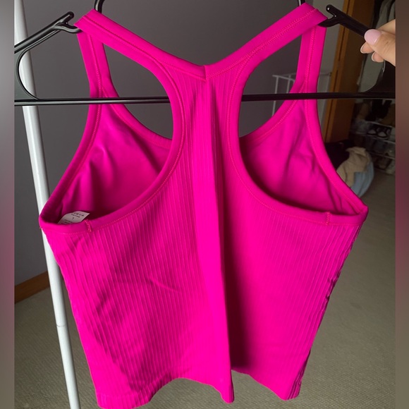 Women Ribbed Workout Crop Tops with Built in Bra (set of two) - Picture 3 of 11